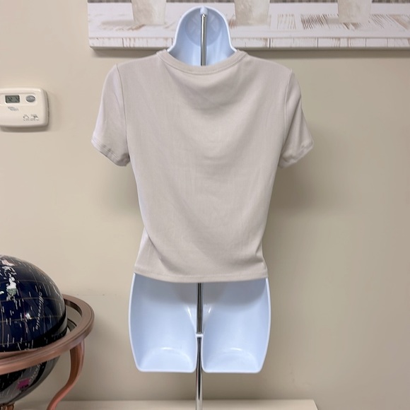 NWOT Women's Sand Short Sleeve Crew Rib Top - Picture 3 of 3